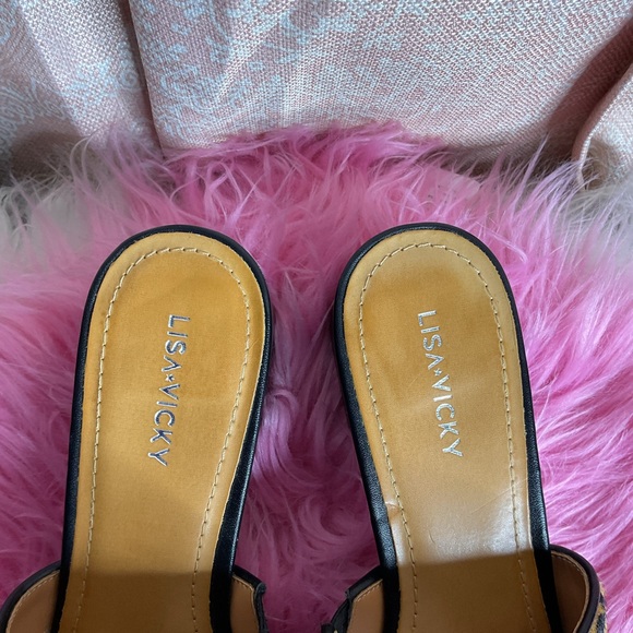 Lisa ⭐️ Vicky Patform Slides - Picture 4 of 8